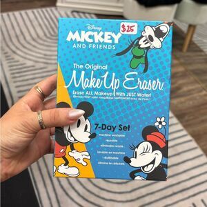 Mickey and Friends MakeUp Eraser 7 Day Set